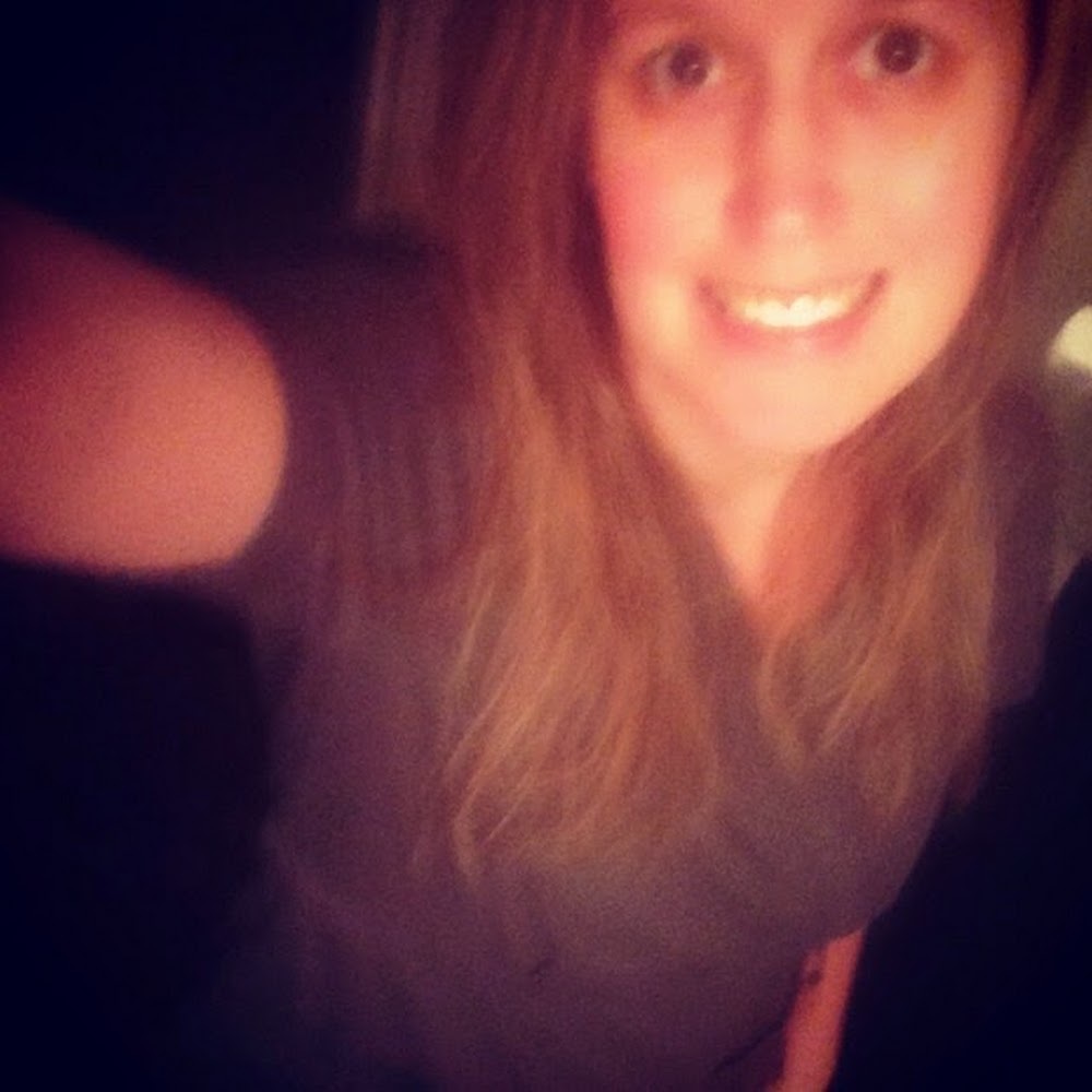 Meet your Posher, Lora